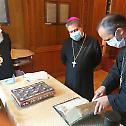 Апостолски нунцијe Мигел Маури Буендиа посетио Библиотеку Светог Синода у Румунији
