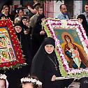 Литија са чудотворном иконом Пресвете Богородице у сиријском граду