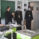 Митрополит Порфирије посетио Православну гимназију 