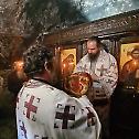  Епископ Сергије посетио манастир Острог