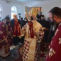 Владика Јован богослужио у манастиру Венчацу