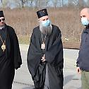 Патријарх Порфирије и епископ Герасим испоручили помоћ пострадалим у земљотресу на Банији