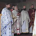 Епископи Јоаникије и Јован служили помен архимандриту Луки (Анићу)