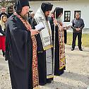 Епископ Сергије служио парастос погинулим борцима и цивилима из Србобрана