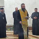 Епископ Силуан служио помен на гробу митрополита Амфилохија