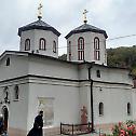 Епископ Јустин богослужио у манастиру Раковици