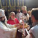 Литургија крај моштију Светог Стефана Штиљановића 