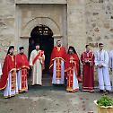 Епископ Стефан богослужио у манастиру Рајиновцу