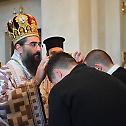 Епископ Арсеније богослужио у нишком насељу „Никола Тесла”