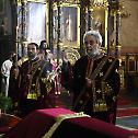 Владика Јустин началствовао празничним бденијем у београдском Саборном храму 