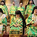 Владика Јован саслуживао патријарху Теофилу на светој Литургији у храму Васкрсења у Јерусалиму