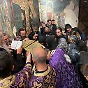 Епископ Теодосије на Велики четвртак богослужио  у манастиру Грачаници